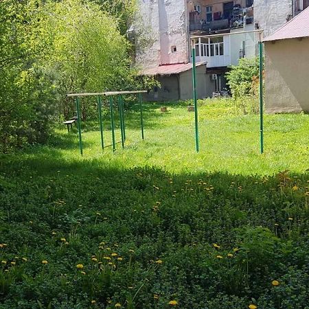 Stepana Bandery Str. 19 Apartamento Lviv Exterior foto