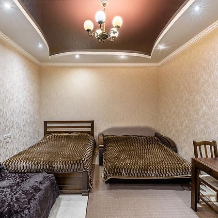 Stepana Bandery Str. 19 Apartamento Lviv Exterior foto