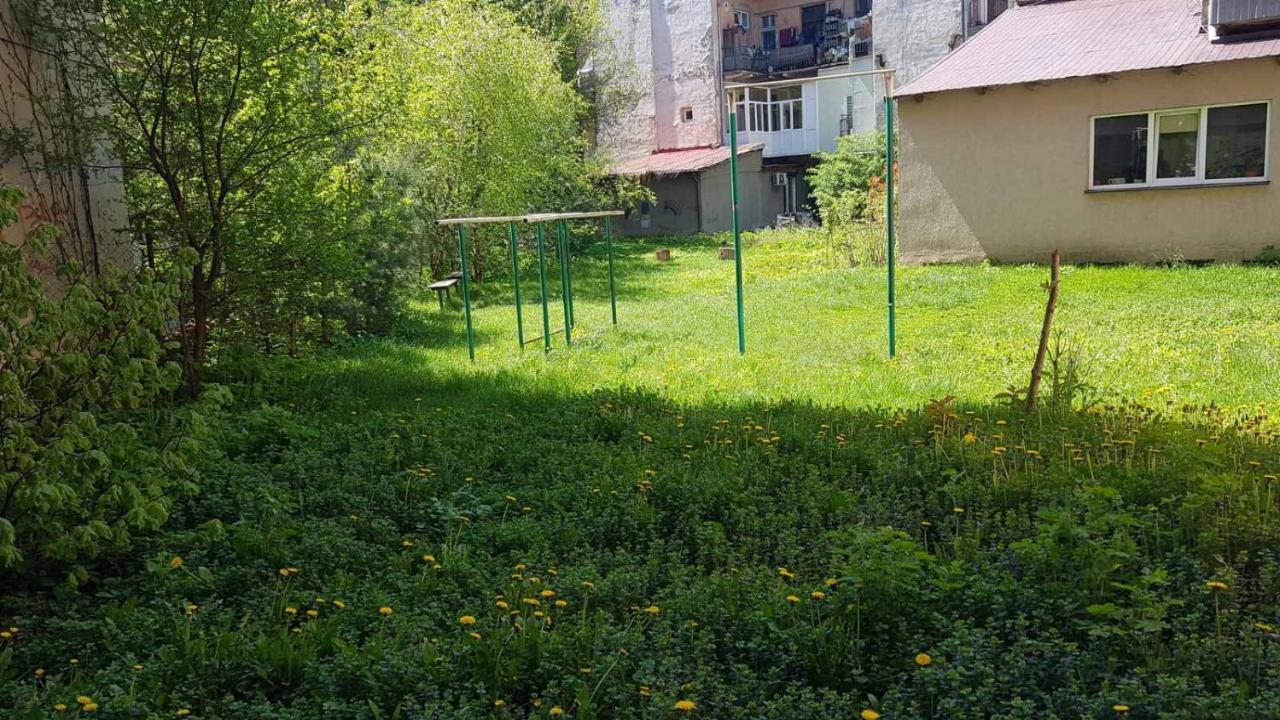 Stepana Bandery Str. 19 Apartamento Lviv Exterior foto