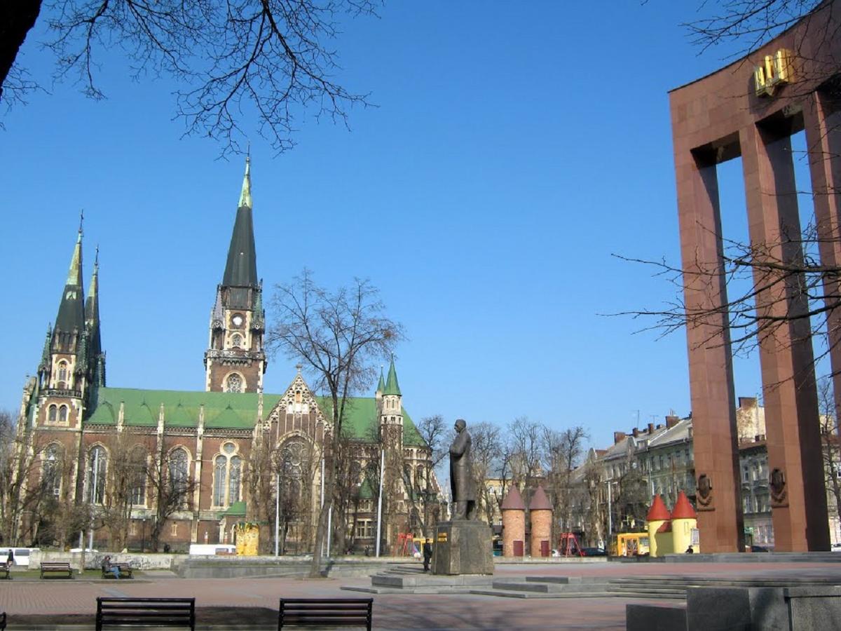 Stepana Bandery Str. 19 Apartamento Lviv Exterior foto