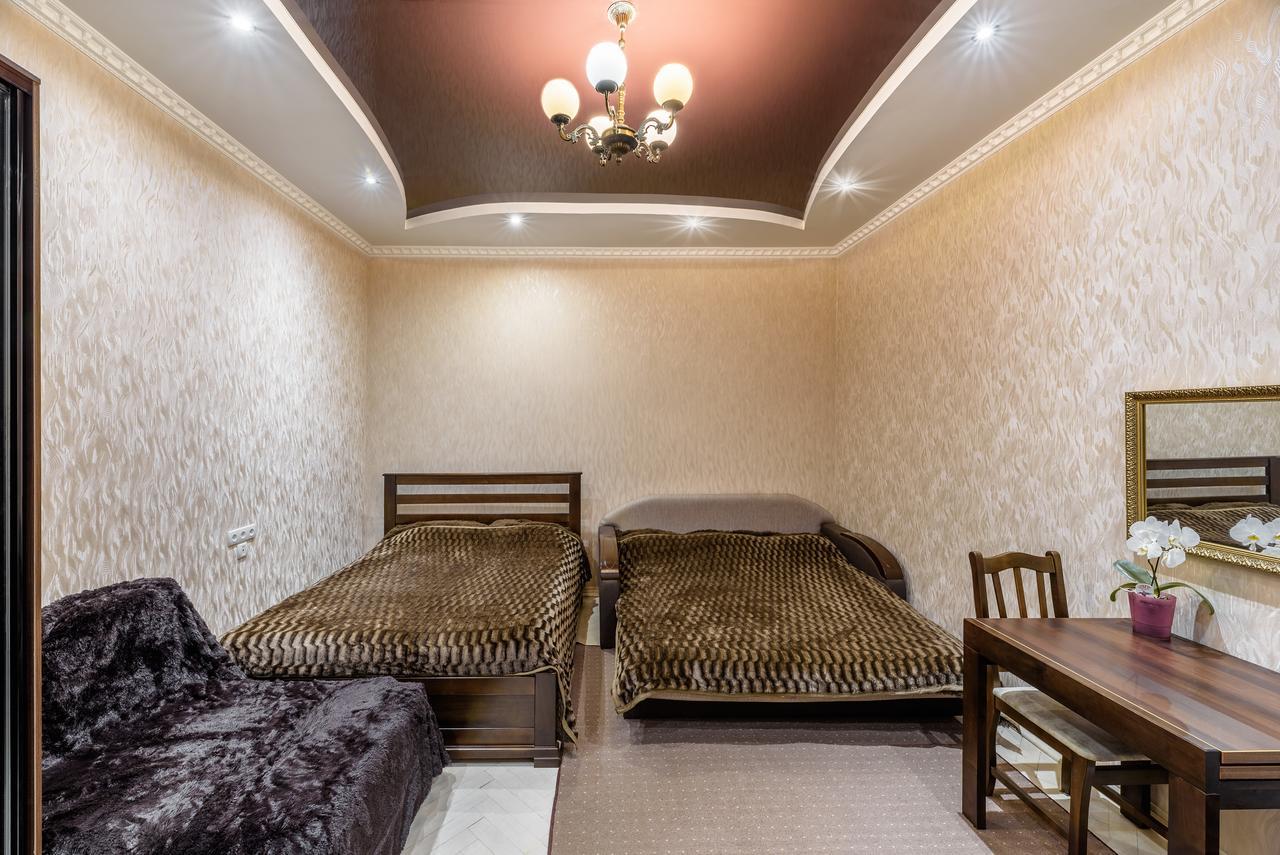 Stepana Bandery Str. 19 Apartamento Lviv Exterior foto